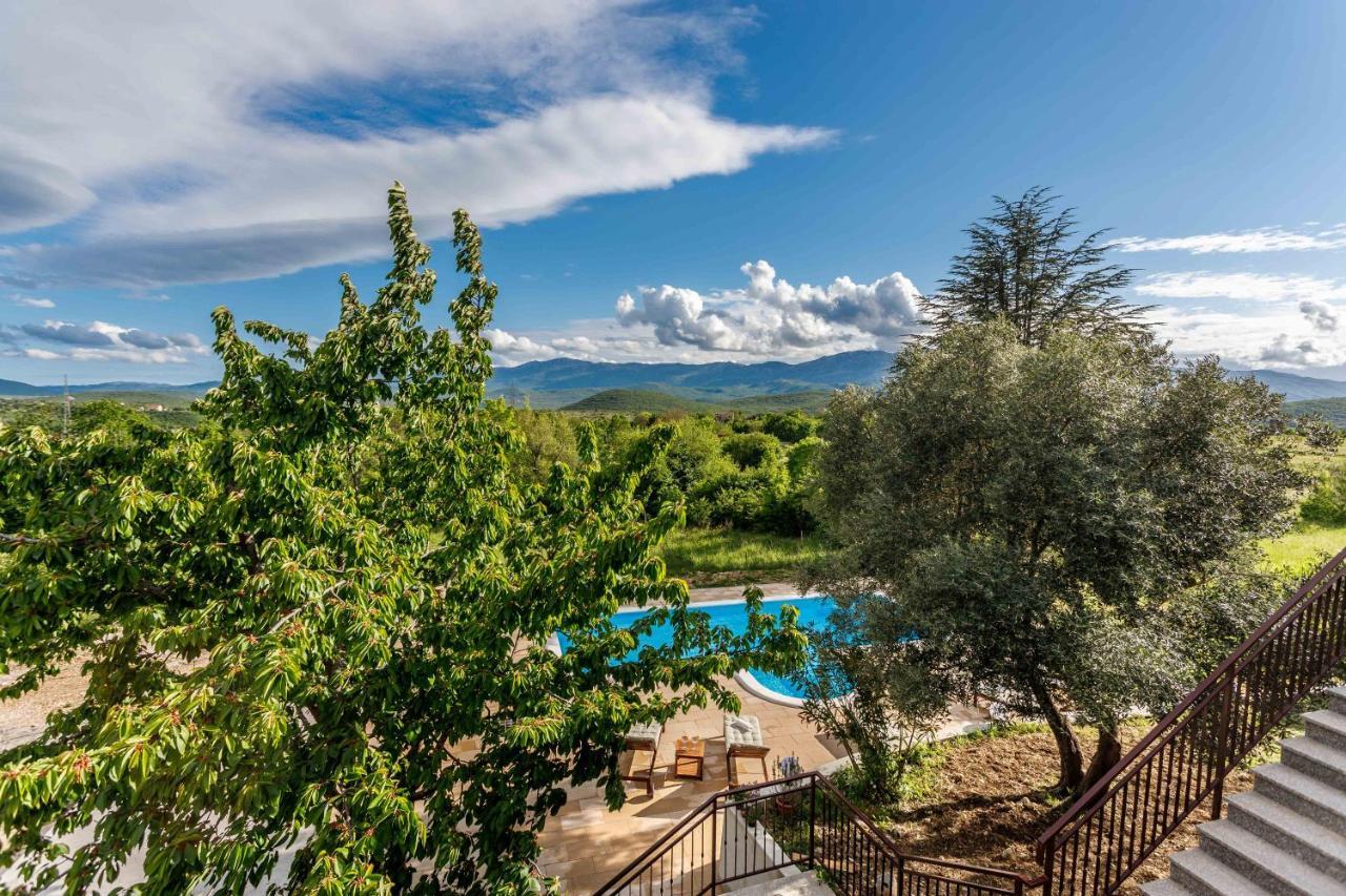 Casa di Oliva-villa with private pool in nature, Dalmatia Trilj Esterno foto