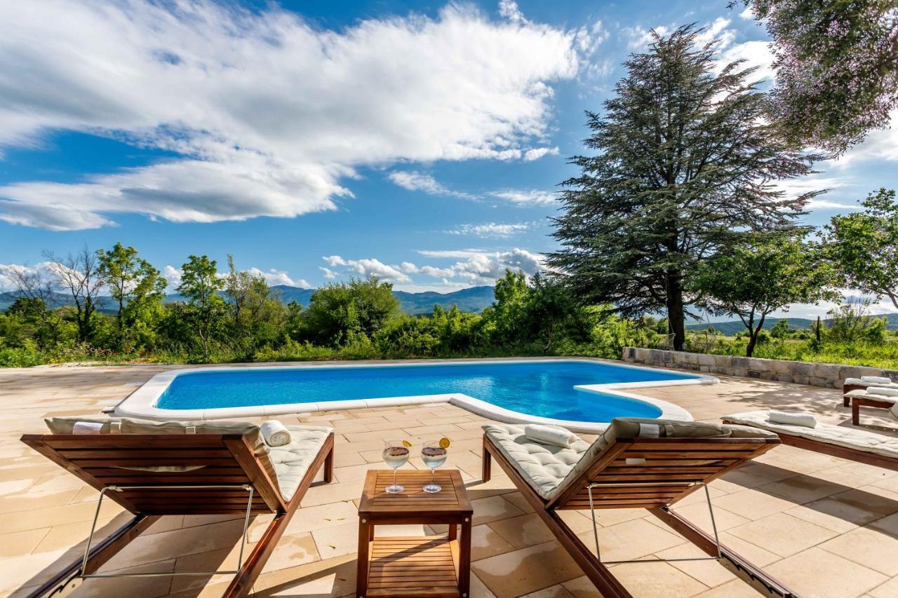 Casa di Oliva-villa with private pool in nature, Dalmatia Trilj Esterno foto