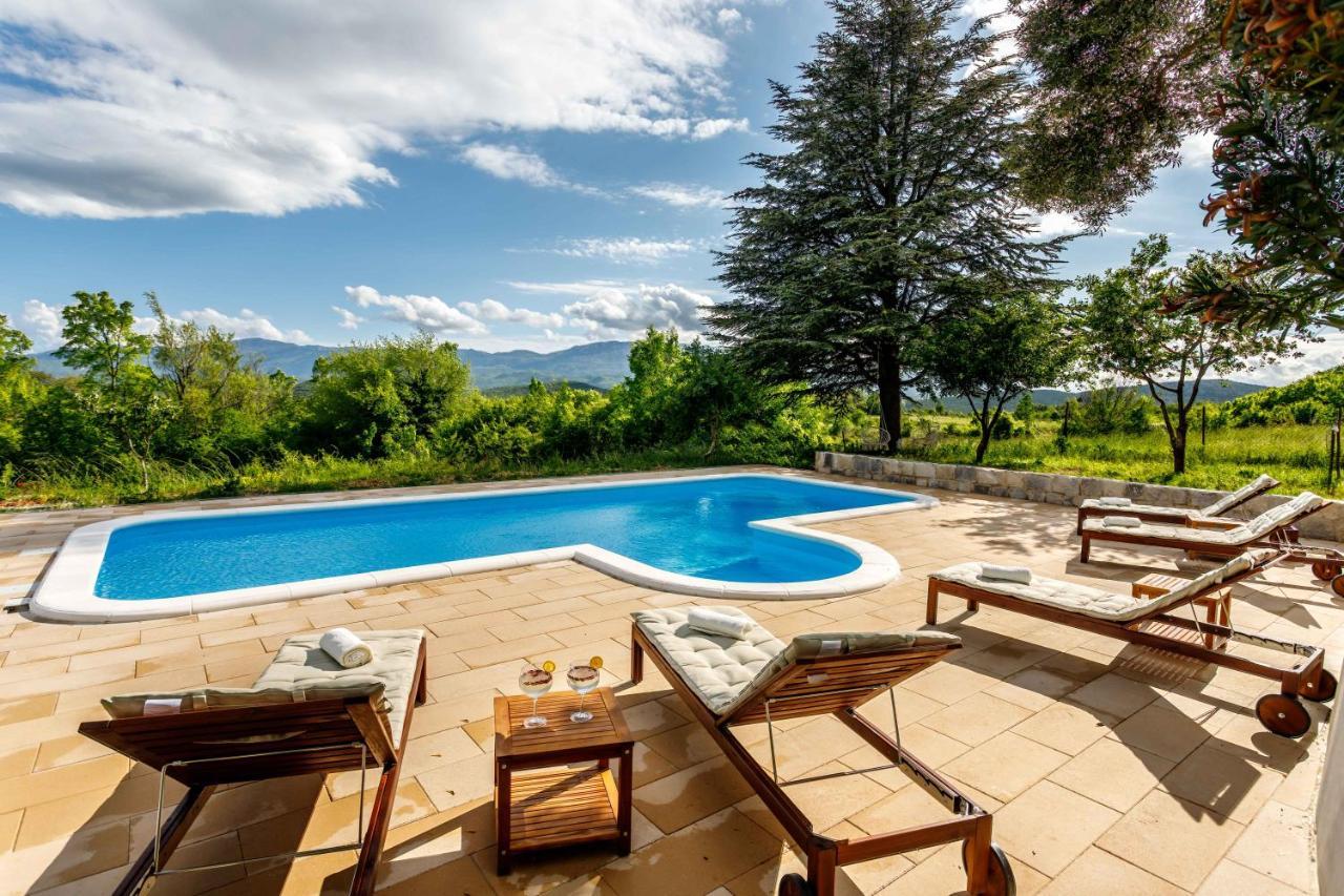 Casa di Oliva-villa with private pool in nature, Dalmatia Trilj Esterno foto