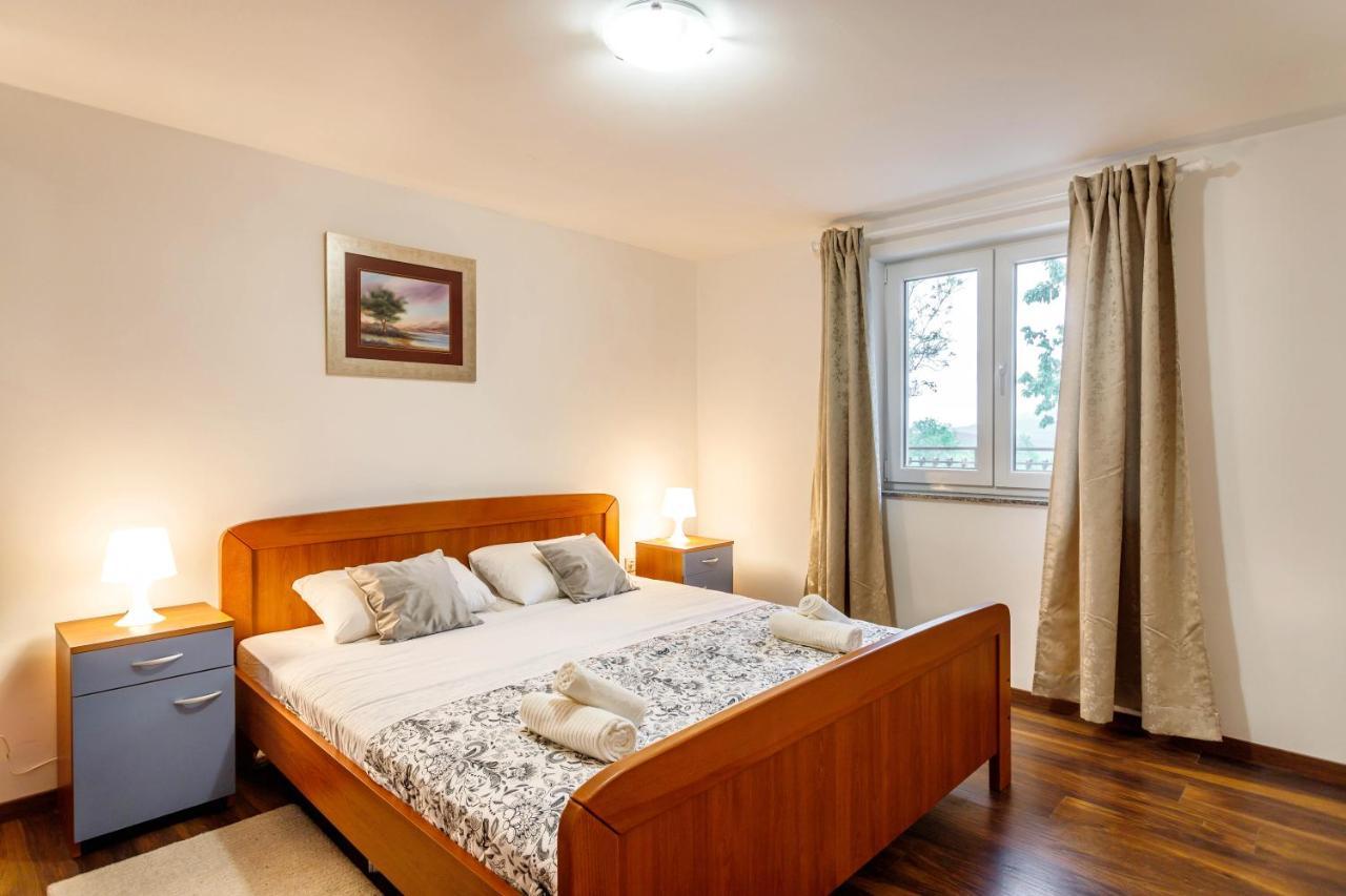 Casa di Oliva-villa with private pool in nature, Dalmatia Trilj Esterno foto