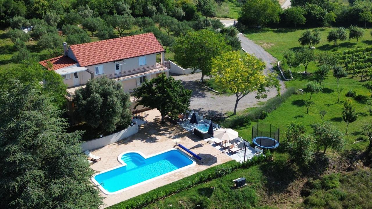 Casa di Oliva-villa with private pool in nature, Dalmatia Trilj Esterno foto