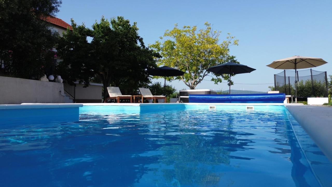 Casa di Oliva-villa with private pool in nature, Dalmatia Trilj Esterno foto